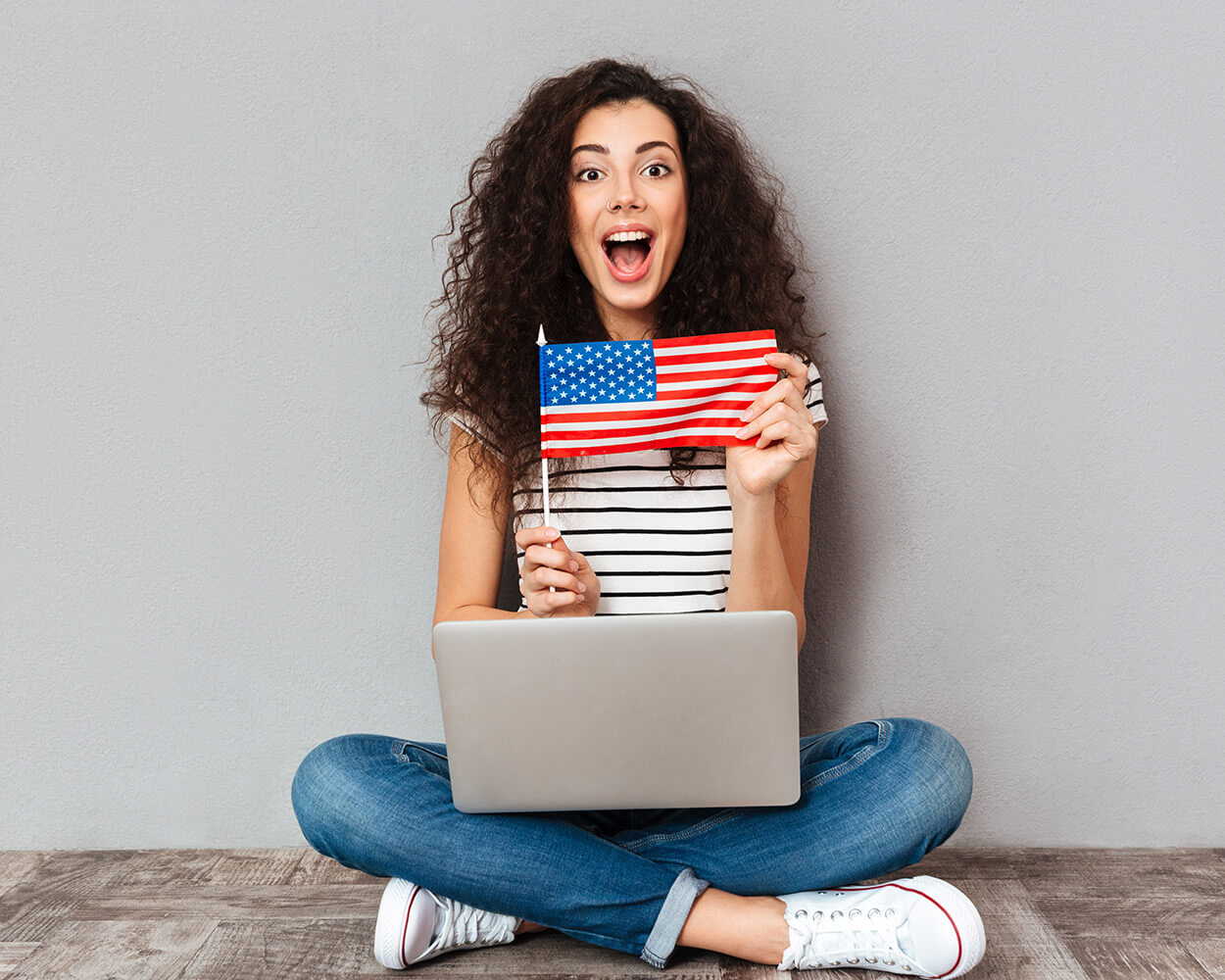 Na ILLEOS SCHOOL, oferecemos um m&eacute;todo de ensino inovador que combina flexibilidade e intera&ccedil;&atilde;o. Com nossa plataforma online, voc&ecirc; tem acesso a conte&uacute;dos din&acirc;micos todos os dias, permitindo que estude no seu ritmo. Al&eacute;m disso, uma vez por semana, voc&ecirc; participa de uma aula de conversa&ccedil;&atilde;o ao vivo com um professor particular, onde discute o que foi estudado e pratica sua flu&ecirc;ncia. Nosso m&eacute;todo &eacute; personalizado, adaptando-se ao seu progresso para garantir uma evolu&ccedil;&atilde;o constante e eficiente.